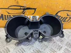 Подстаканники передние Toyota Camry 70 A25AFKS