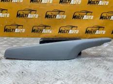Подлокотник передний правый Toyota Camry 70