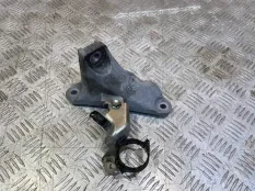 Кронштейн двигателя передний Toyota Camry 70