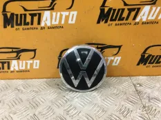 Эмблема решетки радиатора передняя Volkswagen Polo