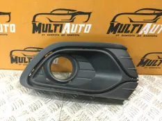 Накладка противотуманной фары передняя правая