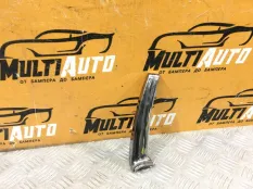 Хром решетки радиатора передний правый Toyota