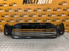 Решетка в бампер передняя Toyota Camry 70 2020-