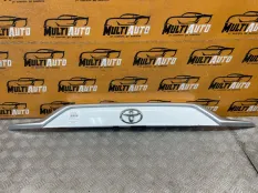 Накладка крышки багажника Toyota Rav4 XA50