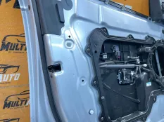 Замок двери передний левый Land Rover Discovery 5