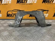 Кронштейн карданного вала Land Rover Range Rover