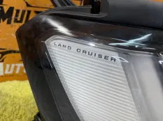 Фара передняя правая Toyota Land Cruiser 300 2021-