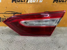 Фонарь внутренний правый Toyota Camry 70 2017-