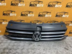 Решетка радиатора передняя Volkswagen Polo 5