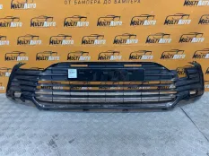 Решетка в бампер Toyota Camry 70 2020-