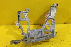 Кронштейн фары левый Mercedes C classe W205