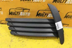 Накладка противотуманной фары передняя левая