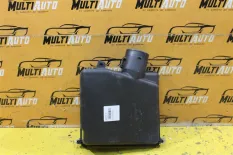 Корпус воздушного фильтра Toyota Land Cruiser 200