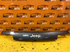 Накладка крышки багажника Jeep Grand Cherokee WK2