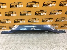 Накладка крышки багажника задняя Mitsubishi