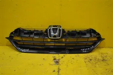 Решетка радиатора передняя Honda CR-V 5