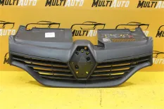 Решетка радиатора передняя Renault Logan 2