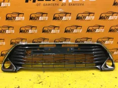 Решетка в бампер передняя Toyota Camry 55