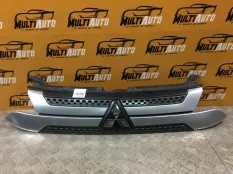 Решетка радиатора передняя Mitsubishi Outlander 3