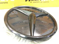 Эмблема решетки радиатора передняя Mercedes GLE