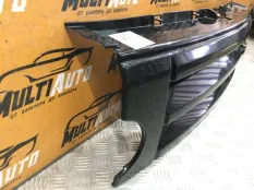 Решетка радиатора Land Rover Discovery 3 2004-2009