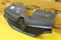 Решетка радиатора Renault Logan 2 2012-2018