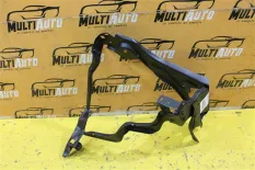 Кронштейн фары передний левый Mercedes C-Classe