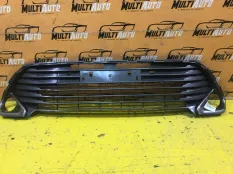 Решетка в бампер передняя Toyota Camry 55