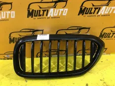 Решетка радиатора передняя левая BMW 5 Series G30
