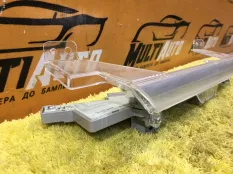 Дневной ходовой огонь передний правый Toyota Land