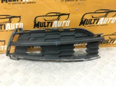 Решетка в бампер передняя правая Skoda Karoq 1