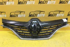 Решетка радиатора передняя Renault Kaptur 1