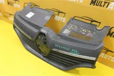 Решетка радиатора Renault Logan 2 2012-2018