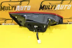 Фонарь внутренний правый Toyota Camry 70 2017-2020