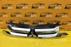 Решетка радиатора передняя Mitsubishi Outlander 3