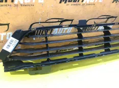 Решетка в бампер передняя Toyota Fortuner 2 AN160