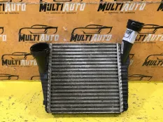 Интеркулер передний правый Volkswagen Touareg 2