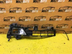 Решетка в бампер передняя правая Toyota Land