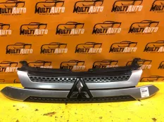 Решетка радиатора Mitsubishi Outlander 3 2018-