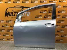 Дверь передняя левая Toyota Yaris 2 2005-2011