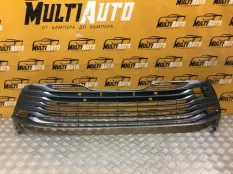 Решетка в бампер передняя Toyota Camry 70