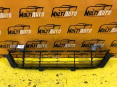 Решетка в бампер передняя Toyota Fortuner 2 AN160