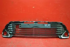 Решетка в бампер передняя Toyota Camry 55