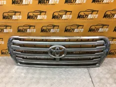Решетка радиатора Toyota Land Cruiser 200
