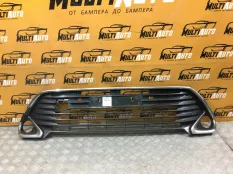 Решетка в бампер передняя Toyota Camry 55