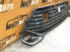 Решетка в бампер передняя Toyota Camry 55