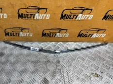 Молдинг решетки радиатора передний Mercedes