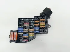 блок предохранителей Volkswagen Touareg 2