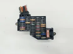 блок предохранителей Volkswagen Touareg 2