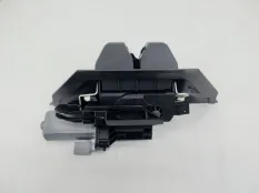 замок багажника Volkswagen Touareg 2